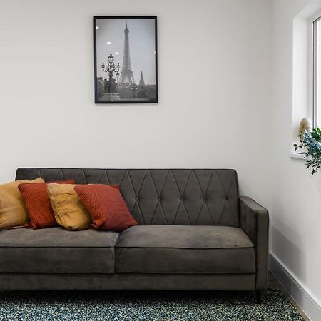 Star London Vivian Avenue 2-Bed Haven Appartement The Hyde Buitenkant foto