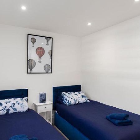Star London Vivian Avenue 2-Bed Haven Appartement The Hyde Buitenkant foto